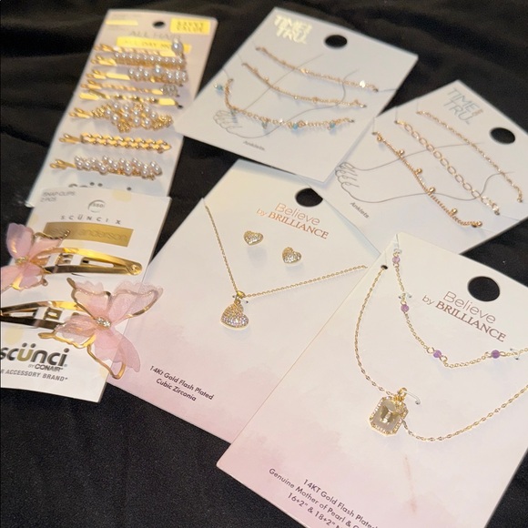 Gold and Pink Hair Accessories and Jewelry Set - Picture 3 of 4